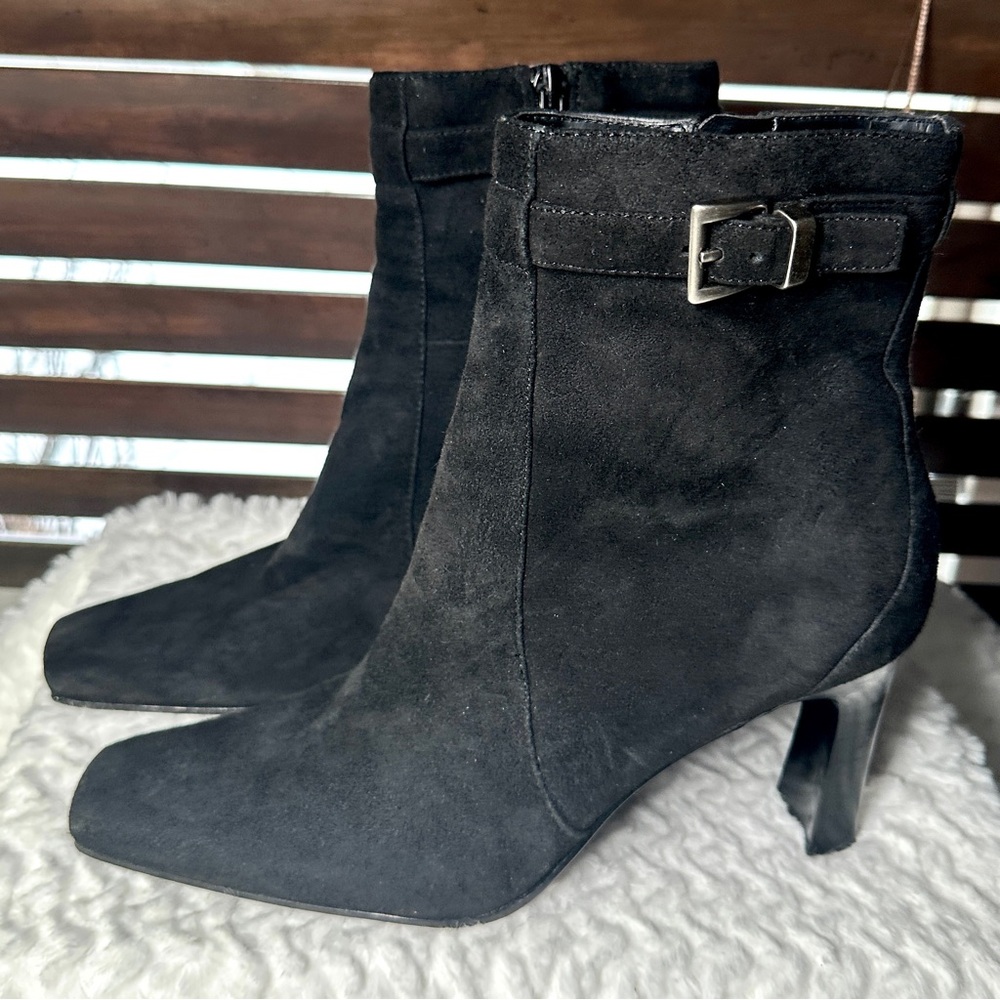 Bandolino Black Suede Heeled Boots